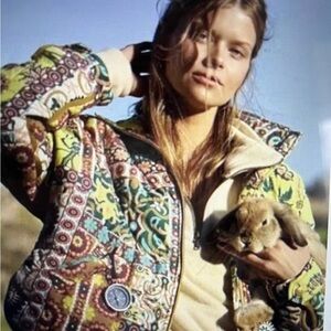 Free People Movement Pippa
Packable Puffer Jacket Size XL
Paisley Print